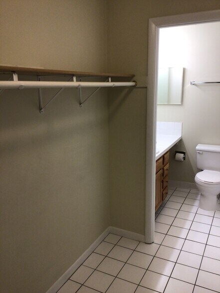 Building Photo - 1811 Four Lakes Ave