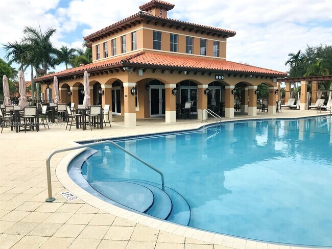 Building Photo - 15315 SW 31st Terrace