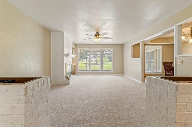 Building Photo - 57 Serenada Ln