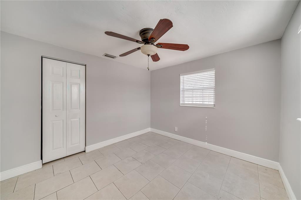 Building Photo - 5900 N Farragut Dr