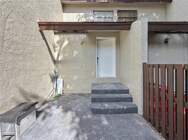 Building Photo - 10010 NW 9th St Cir