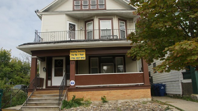 Building Photo - 82 Eastwood Pl