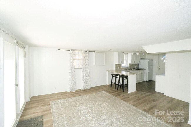 Building Photo - 1632 Kimberly Dr