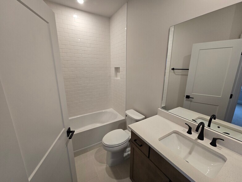 Building Photo - 2615 Wilkinson Pike