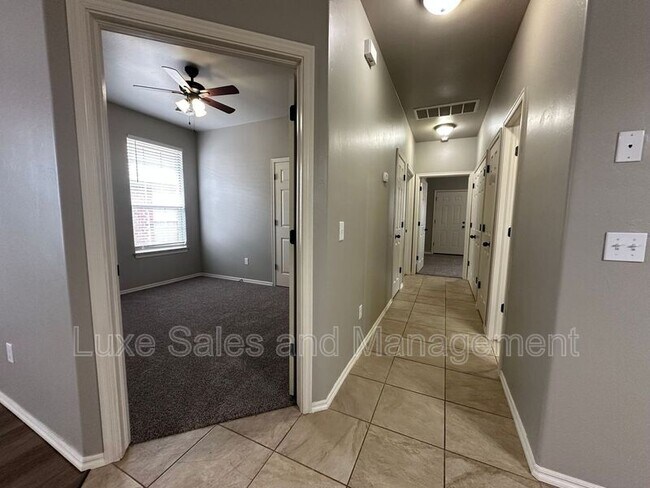 Building Photo - 1316 Garden Gate Dr