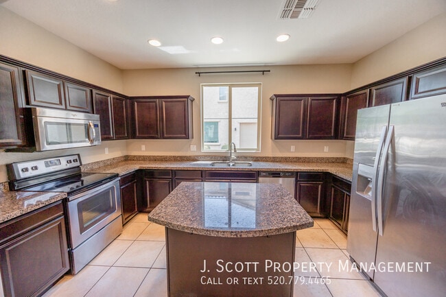 Building Photo - 17737 W Mandalay Ln