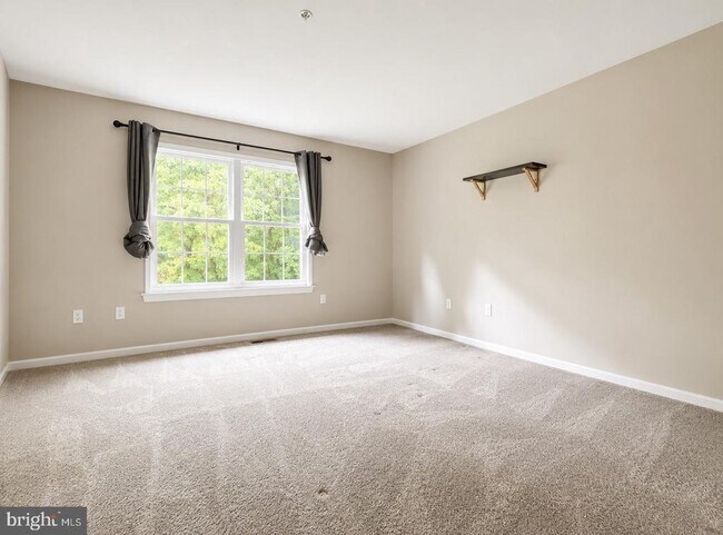 Building Photo - 6556 Ridgeborne Dr
