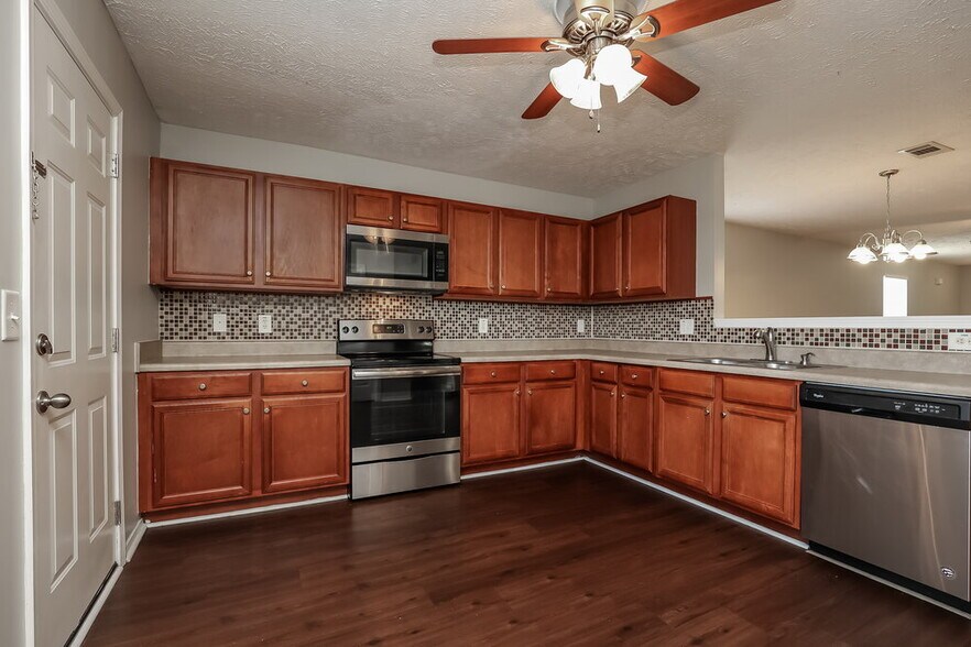 Building Photo - 5064 Smith Springs Pkwy
