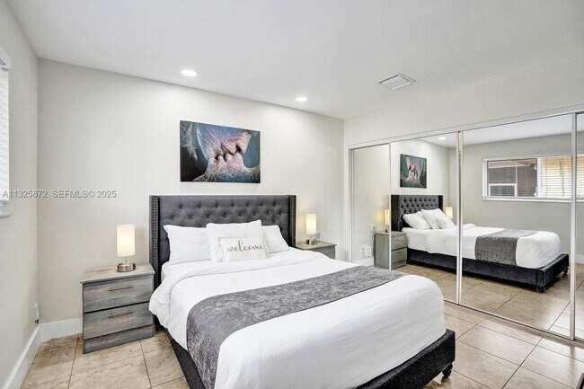 Building Photo - 1018 Adams St