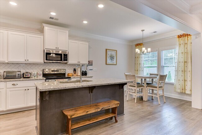 Building Photo - 6051 Big Pond Trl
