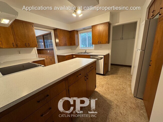 Building Photo - 1529 20th Ave