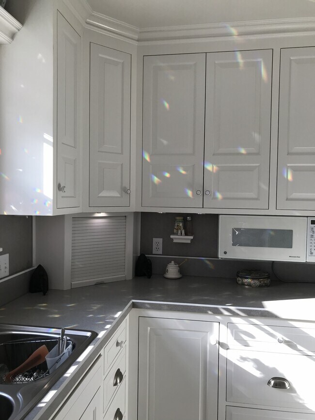 Building Photo - 2050 Decamp Cir