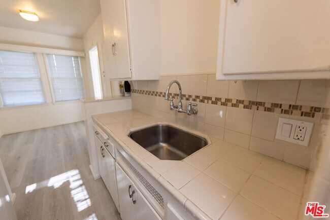 Building Photo - 1940 S Robertson Blvd