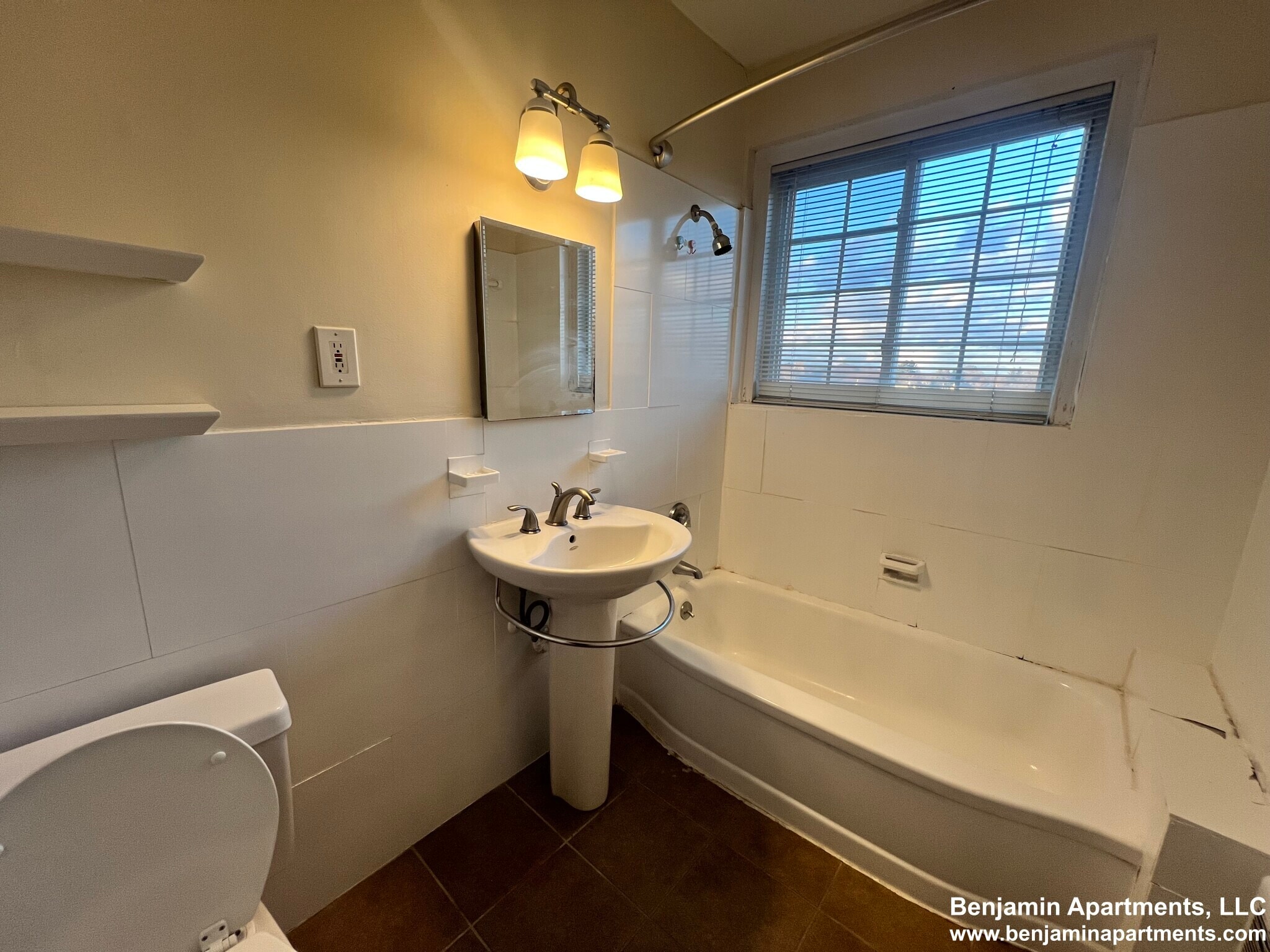 Building Photo - 508 Belmont St