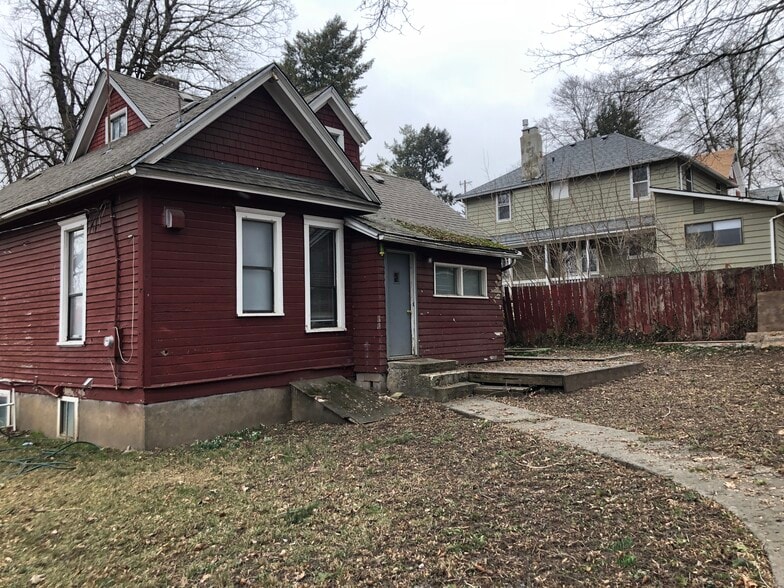 Building Photo - 415 NE Howard St