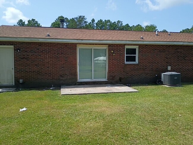 Building Photo - 410 Rams Rd