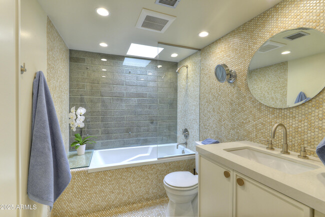 Building Photo - 4411 N 40th St