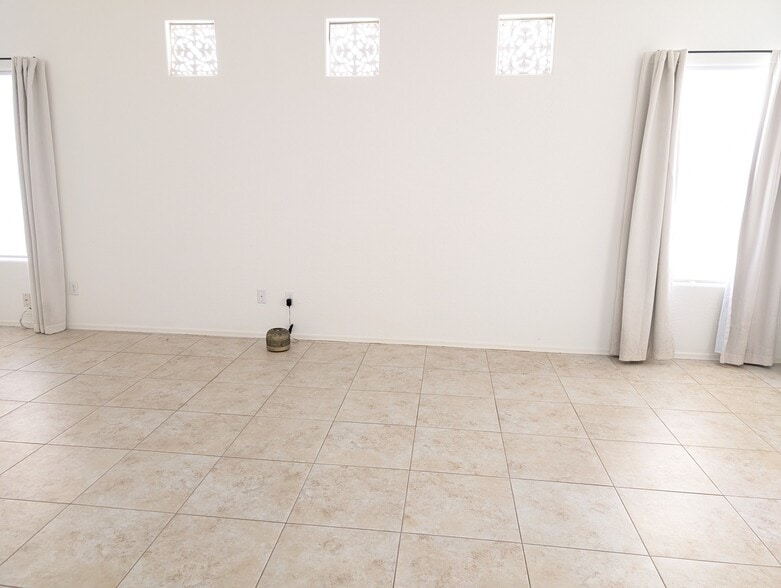 Building Photo - 4746 E Woburn Ln