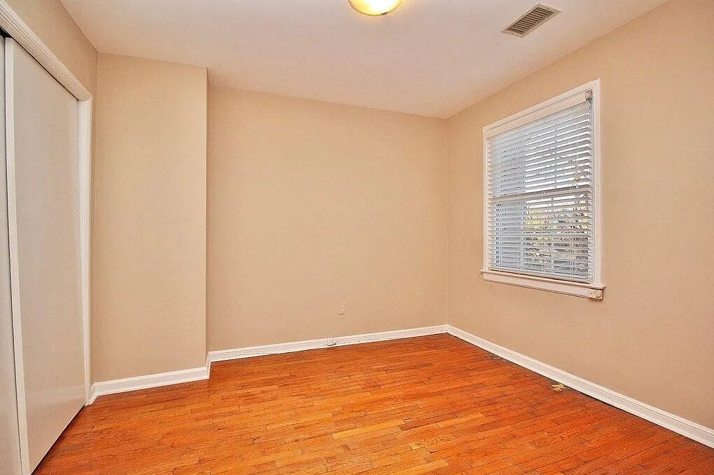 Building Photo - 427 Wakefield Dr