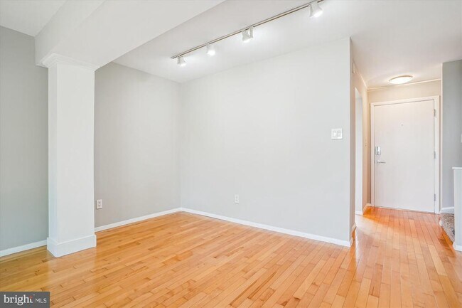 Building Photo - 3125 17th St S
