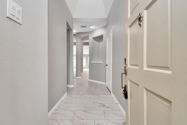 Building Photo - 4962 Sentry Woods Ln