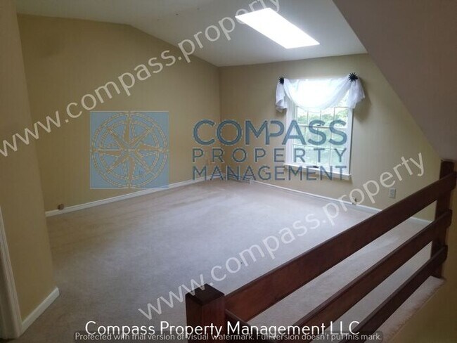 Building Photo - $2495 - 3 Bed Farm House on a Large Peacef...