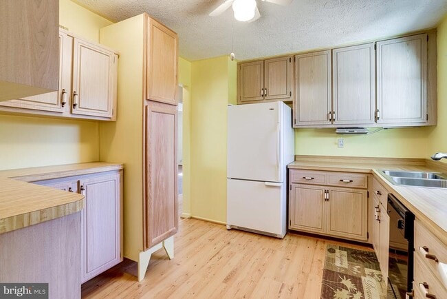 Building Photo - 13714 Gran Deur Dr