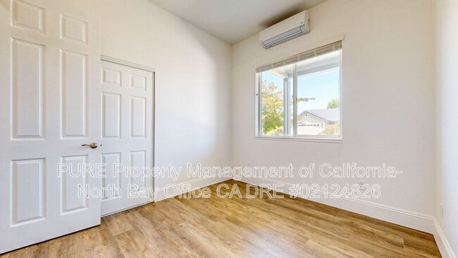 Building Photo - 1340 Miller Dr