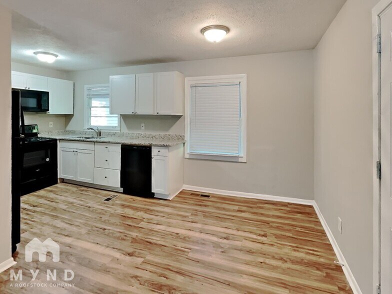 Building Photo - 502 Fairlane Cir NW