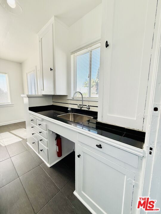 Building Photo - 3883 S Gramercy Pl