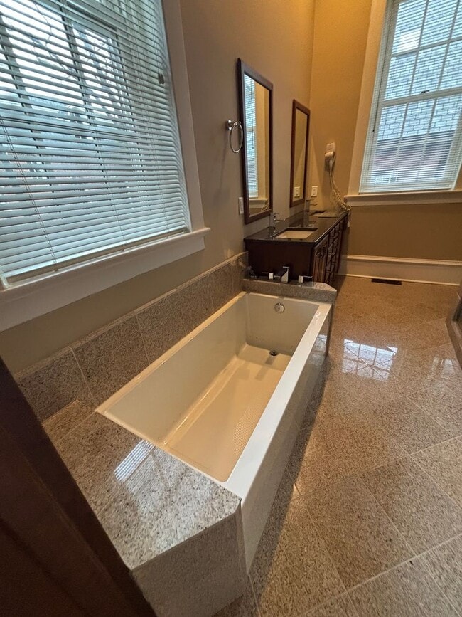 Building Photo - Historic Downtown Home with Modern Charm