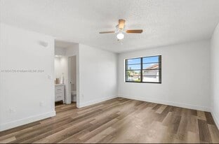 Building Photo - 2512 SW 113th Ct