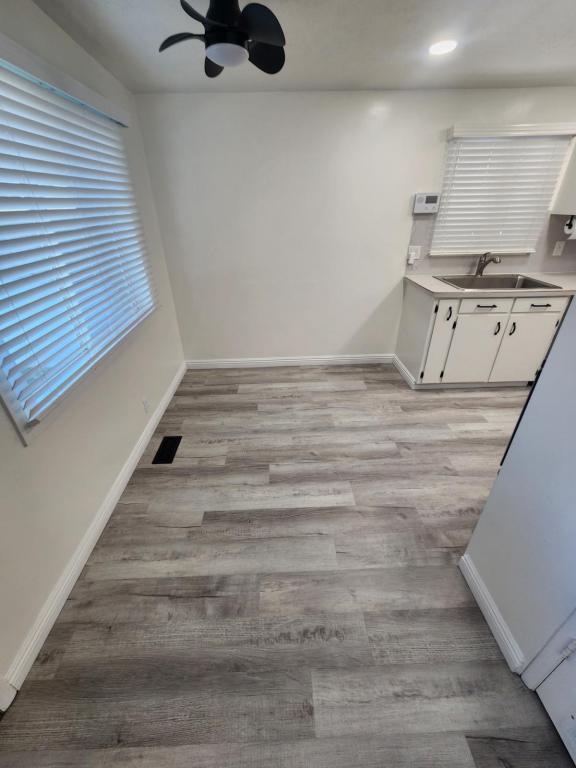 Building Photo - 185 Country Club Dr