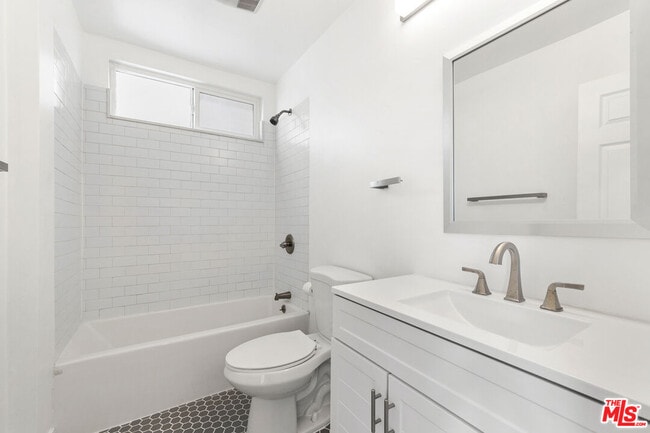 Building Photo - 37 29th Ave