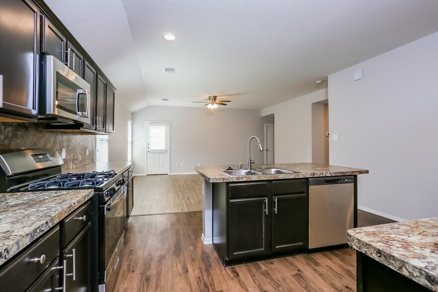 Building Photo - 15459 Casita Verde Way