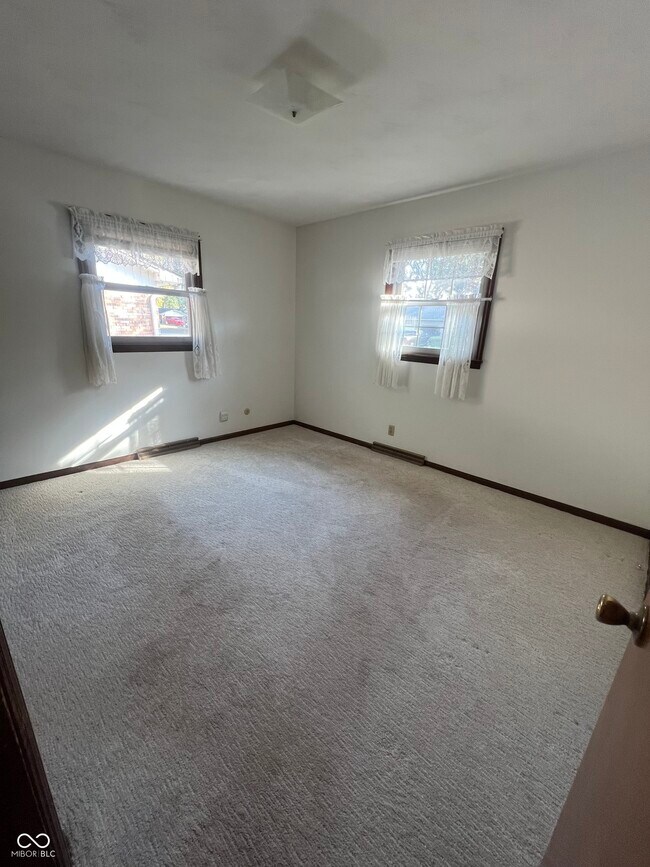 Building Photo - 616 Lawndale Dr