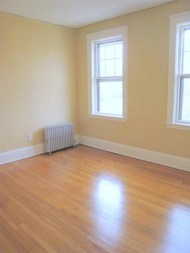 Building Photo - 168 Norfolk St