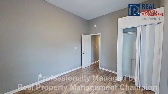 Building Photo - Adorable 3 BD/1 BA Recently Update in the ...