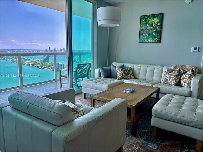 Building Photo - 1800 N Bayshore Dr