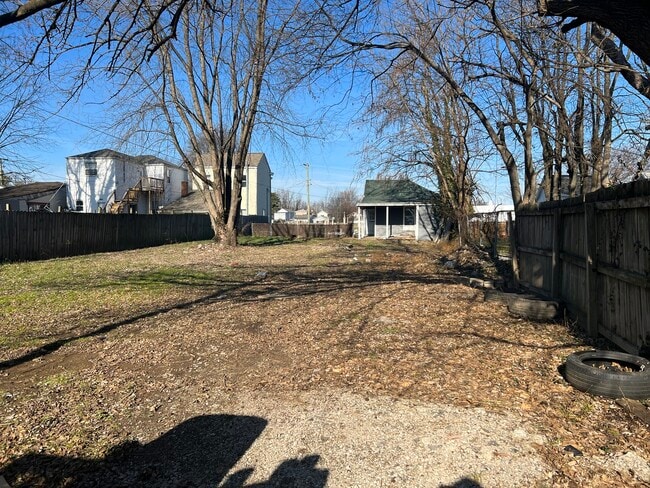 Building Photo - 2616 Duncan St