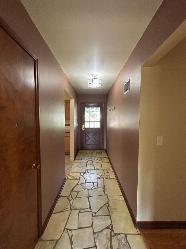 Building Photo - 704 N 74th Ave