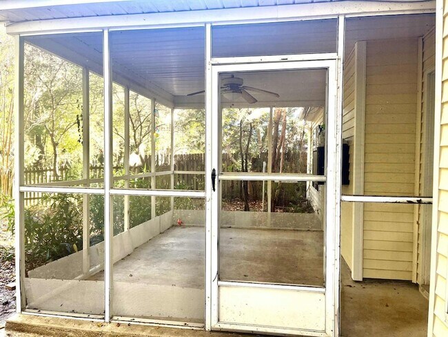 Building Photo - 524 Beverly Dr