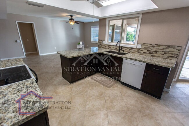 Building Photo - 18414 N 129th Ave