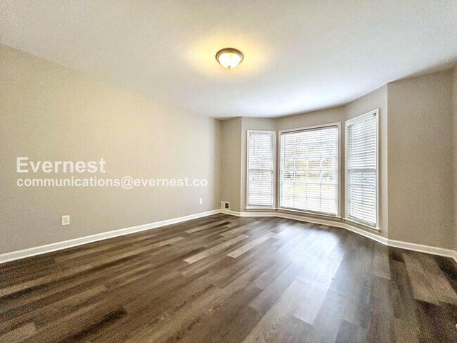 Building Photo - 204 Battle Dr