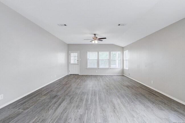 Building Photo - 1021 Lynx Bend