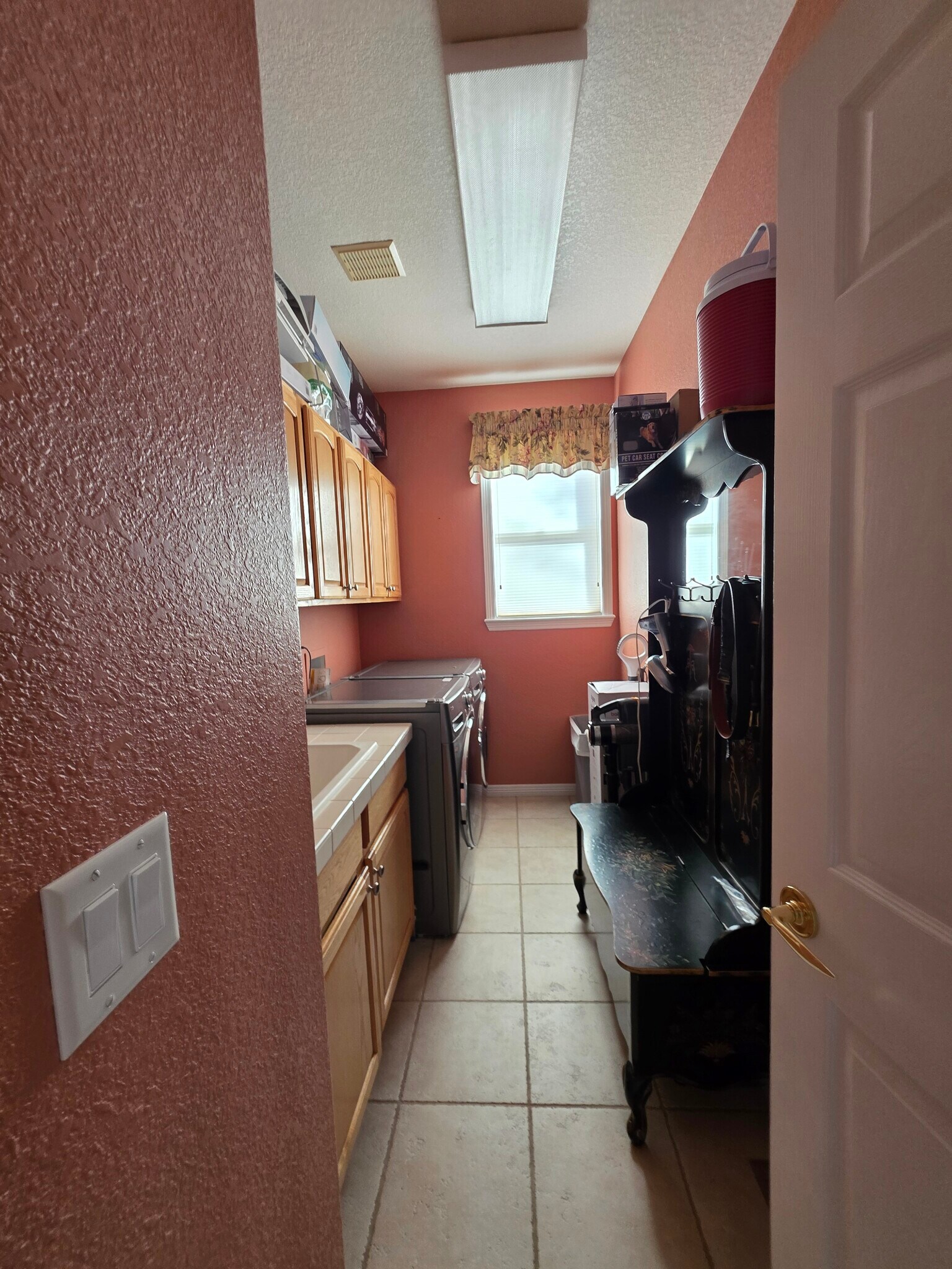 Building Photo - 9536 W Avalon Dr