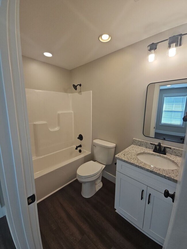 Building Photo - 1646 S Jefferson Ave