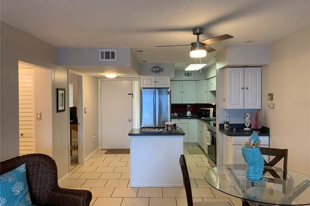 Building Photo - 1500 Park Beach Cir