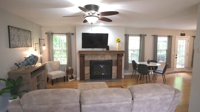 Building Photo - 283 Shiloh Ln