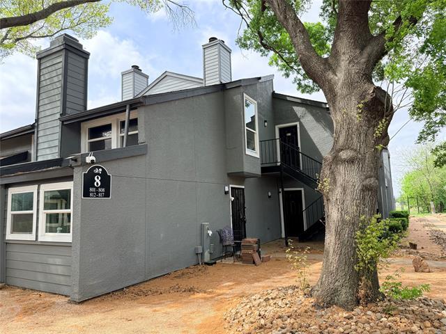 Building Photo - 9696 Walnut St